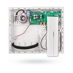 Ústředna se zabudovaným 3G/LAN komunikátorem a rádiovým modulem JA-106KR-3G